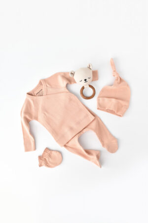 set 4 piese bluza pantaloni caciulita si manusi din bumbac organic si5541
