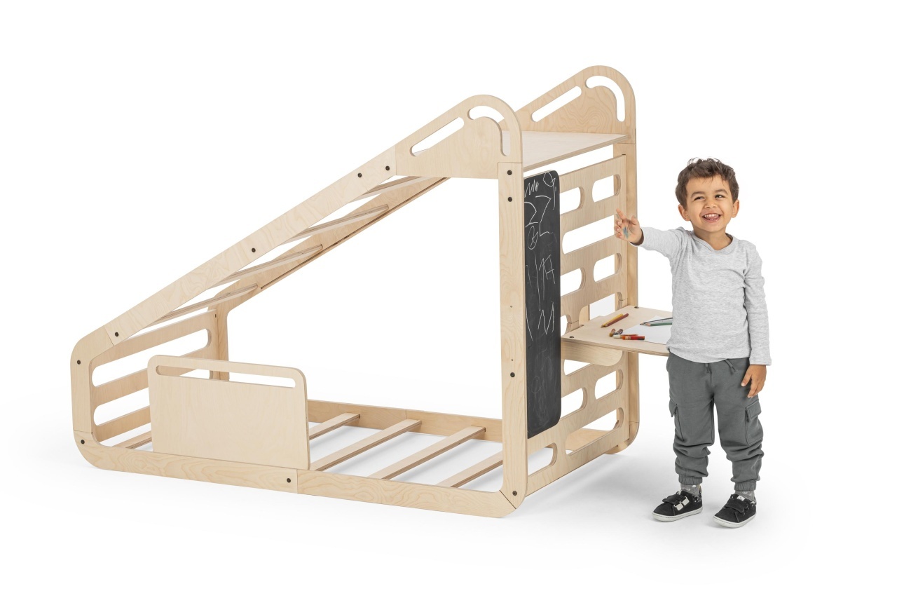 Pat Montessori din lemn MiniSleepy MamaToyz, cu tobogan, tabla de scris, masuta si leagan, Natur - imagine 4