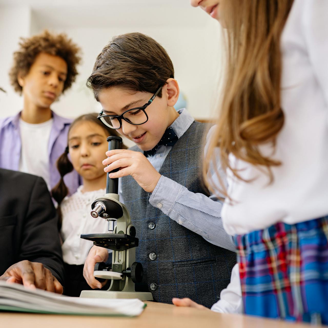 Jucarii educationale pentru copiii de 8–10 ani